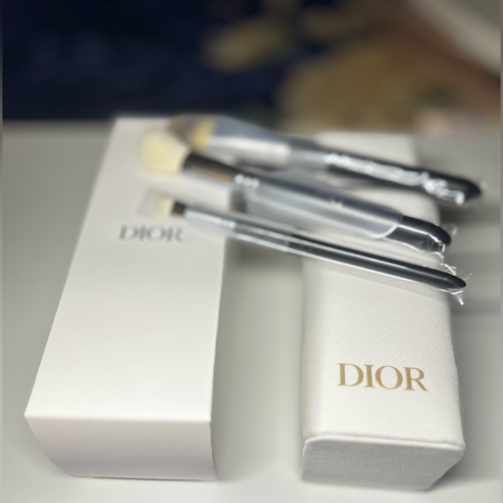 Dior Limited Edition 3 Piece Black and White Makeup Brush Set with Case NWB  GWP - Picture 11 of 15